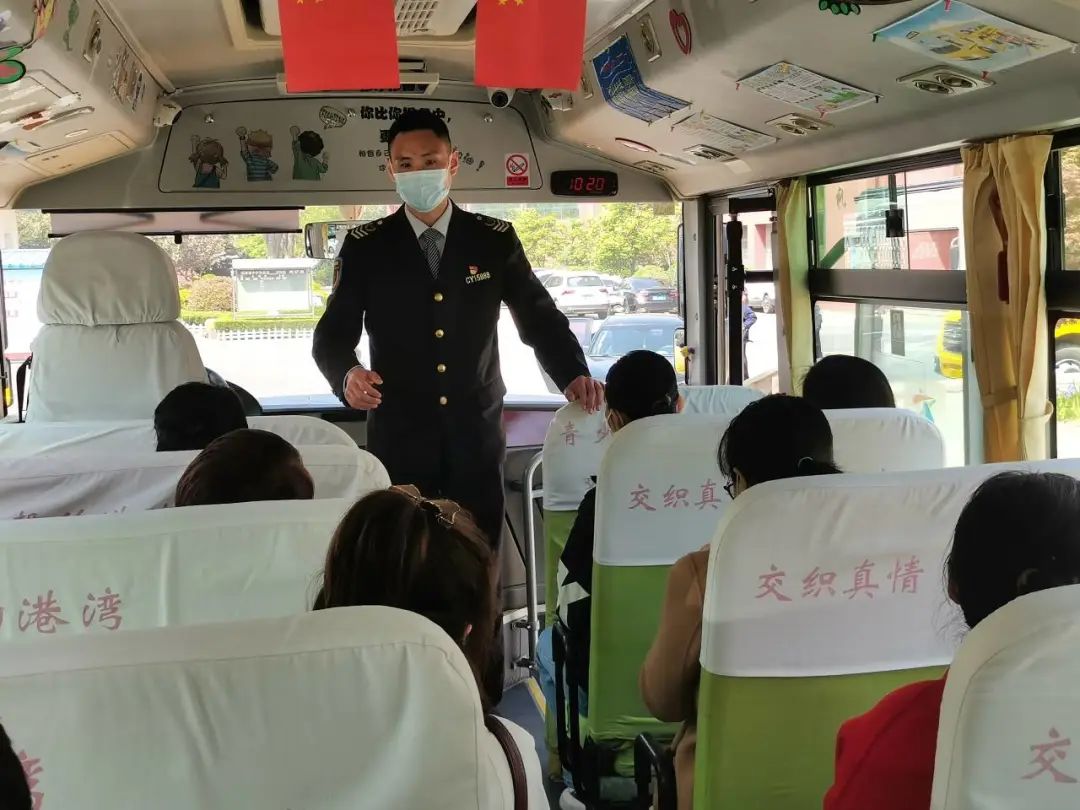 守護安全 共促發展 | 城運控股集團交運溫馨校車城陽分公司開展應急逃生演練活動