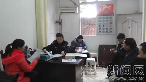 確保校車安全 宜賓培訓(xùn)校車駕駛?cè)? height=