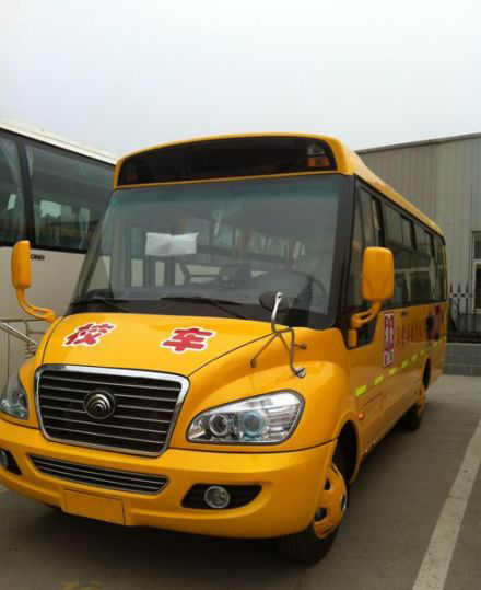 遼寧省阜新縣購進(jìn)100輛宇通美式長頭校車