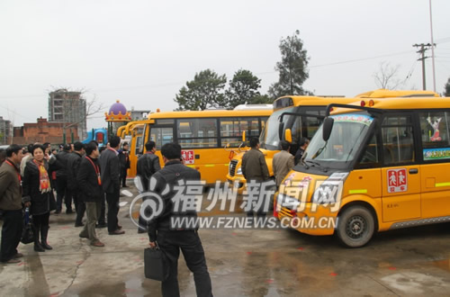 福州長樂：創新校車監管手段　建立校車網絡信息庫