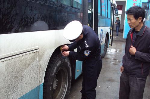 新余交警全市城鄉(xiāng)齊行動深入排查“危險車輛”