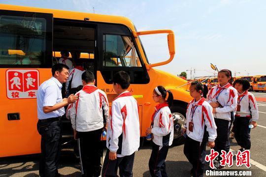 60輛校車開進江蘇吳江 首創(chuàng)公司化運營新模式