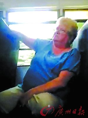 美國68歲校車導護員受學生惡語欺凌激民憤