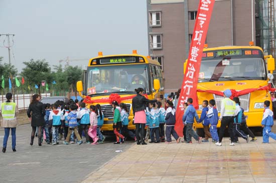 青銅峽市啟用校車服務農(nóng)村偏遠小學生