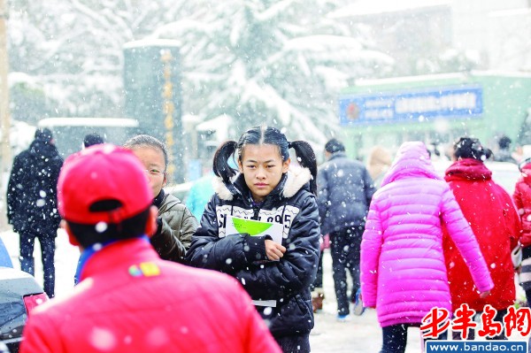 降溫又下雪校車反而取消 公交集團(tuán)稱沒有資質(zhì)