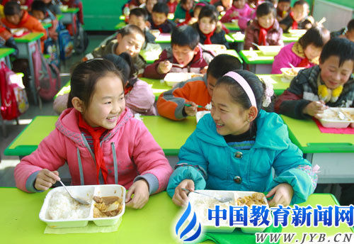 開學啦！校車、校服、營養餐準備好了么？