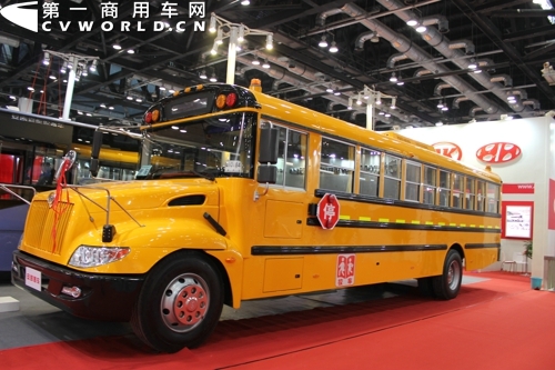 安凱HFF6111KX4沒事長鼻子校車.jpg