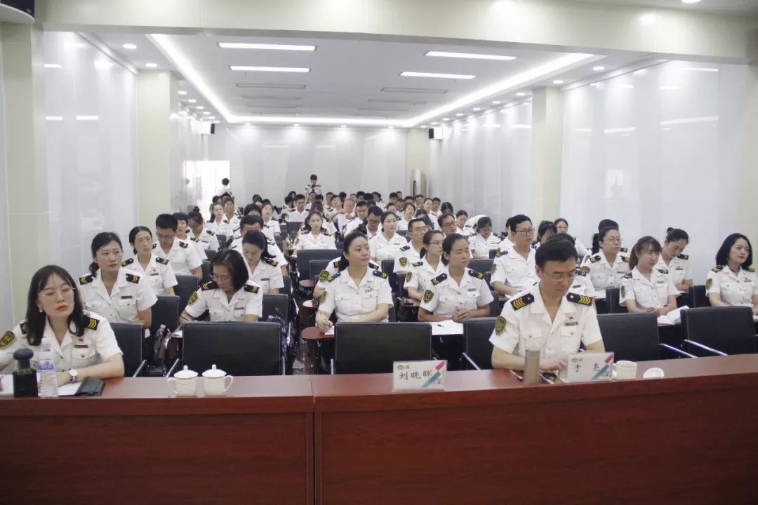 “不忘初心 錘煉匠心”系列活動之六——交運溫馨校車公司舉行“不忘初心、錘煉匠心”企業管理專題培訓