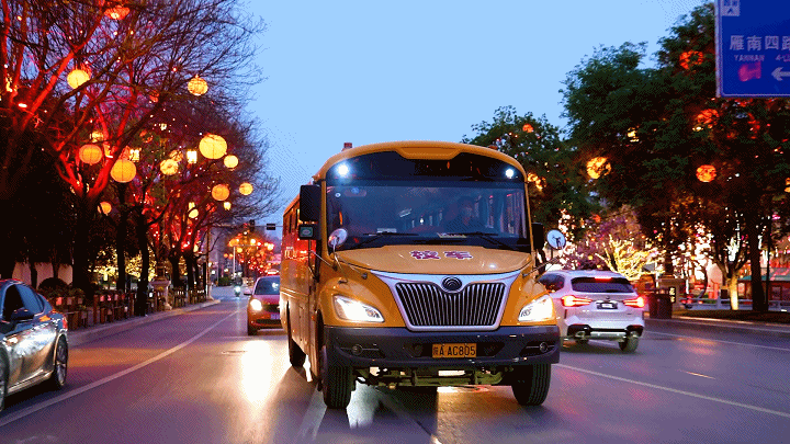 十年堅守上學(xué)路，新星校車開啟西安高端校車市場大門