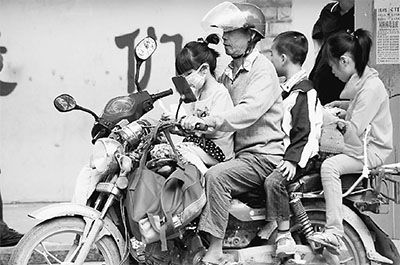 如此“校車”（經(jīng)濟(jì)眼）