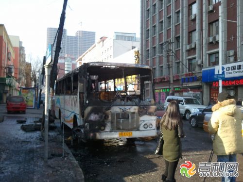 吉林省政府機關第三幼兒園校車起火 所幸車上沒孩子