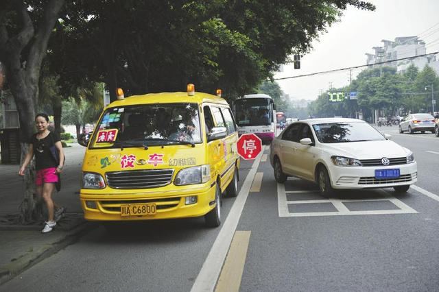 成都迎校車改制期限 部分校車或因審批不過停駛(圖)