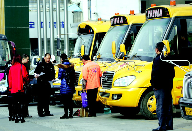 開學(xué)季宜昌集中查驗校車28臺 揪出6臺“病車”