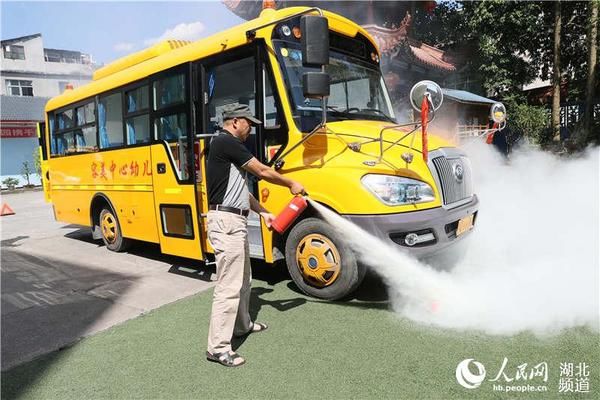 強化幼兒園校車安全培訓，預防夏季高溫突發事件