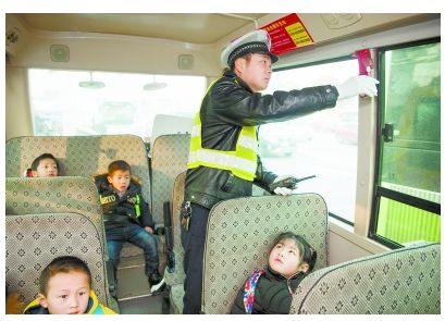 湖南省長沙市：迎開學，做好校車安全檢查