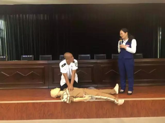 鹽湖區(qū)文旅投：組織召開(kāi)“運(yùn)澤林校車 2019年度安全培訓(xùn)大會(huì)”