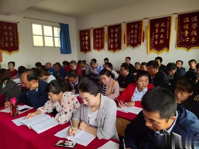 皋蘭公安交警加強(qiáng)校車安全培訓(xùn)