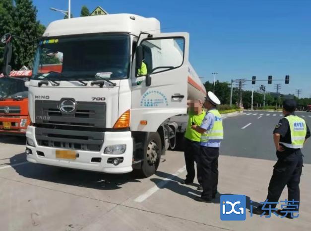 東莞交警連續(xù)3日開展重點(diǎn)車輛專項(xiàng)整治