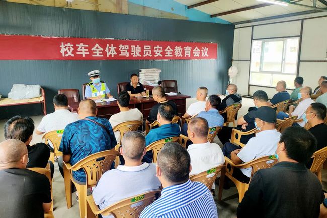 當場查獲！贛榆警方及時消除一起校車安全隱患