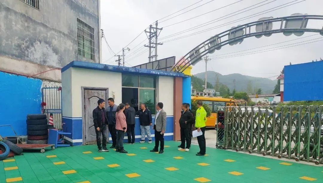 開展校車安全專項檢查 筑牢學生安全防線