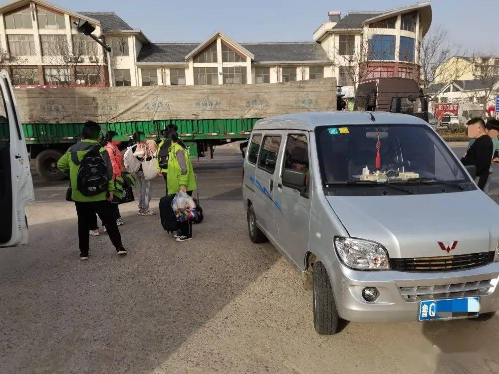 沂水這些“黑校車”拉載學(xué)生，被查！