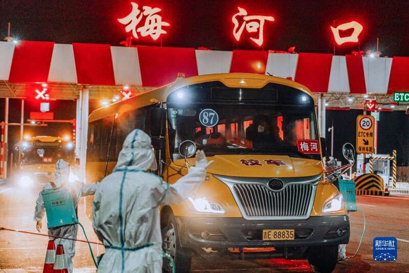 疫情下往返于長春、梅河口的“校車”