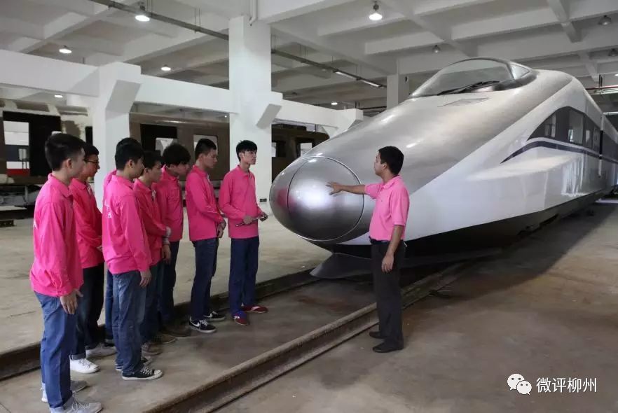 柳州這所學校的“校車”竟然是高鐵！