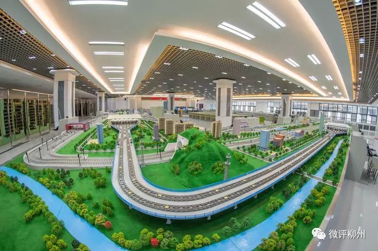 柳州這所學校的“校車”竟然是高鐵！