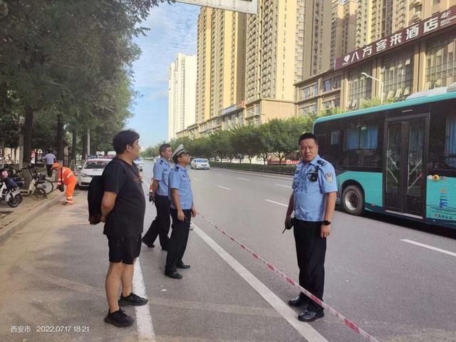 我為群眾辦實(shí)事｜西安雁塔交警：用“小車位”解決“大問題”