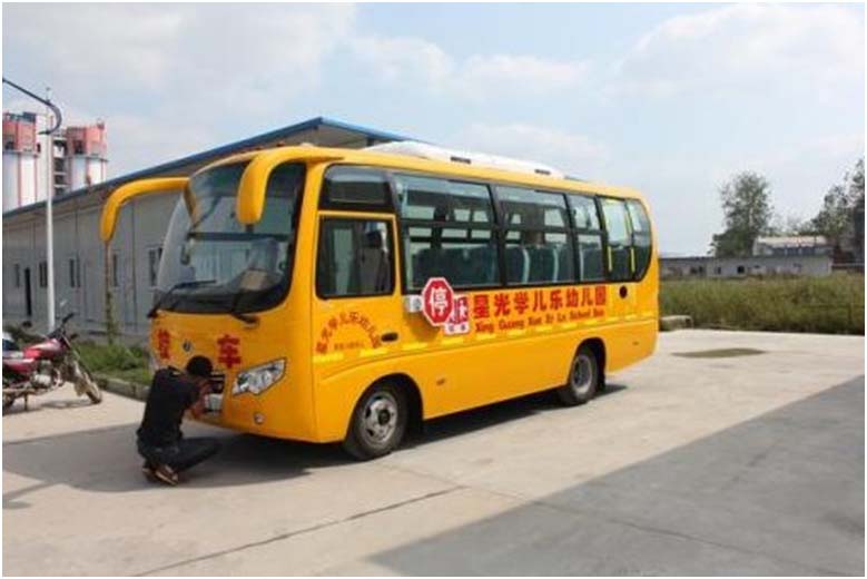 各國(guó)校車法規(guī)保障校車安全 美國(guó)總統(tǒng)為校車讓路