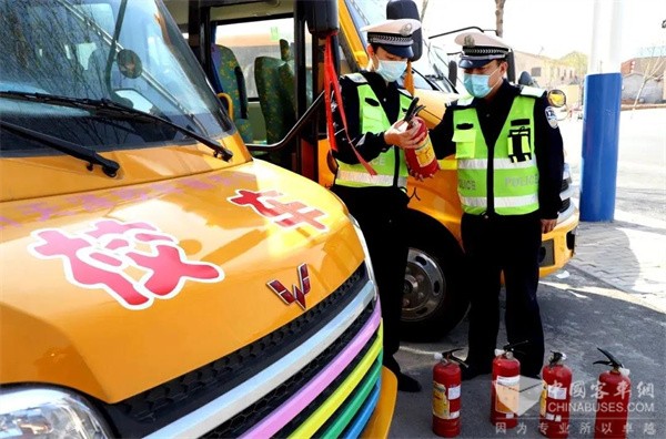 開學季，五菱校車又開啟一波全新守護！