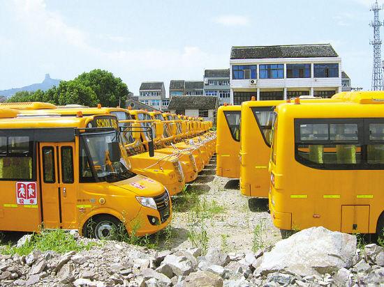 浙江溫嶺52輛嶄新校車為何“撂荒”農村近一年