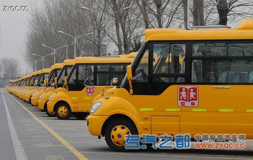 湖南湘潭校車管理模式切實保障了學童們的安全