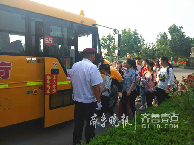 高考后續：接送考生、供考生午休，菏澤愛心校車引發市民點贊