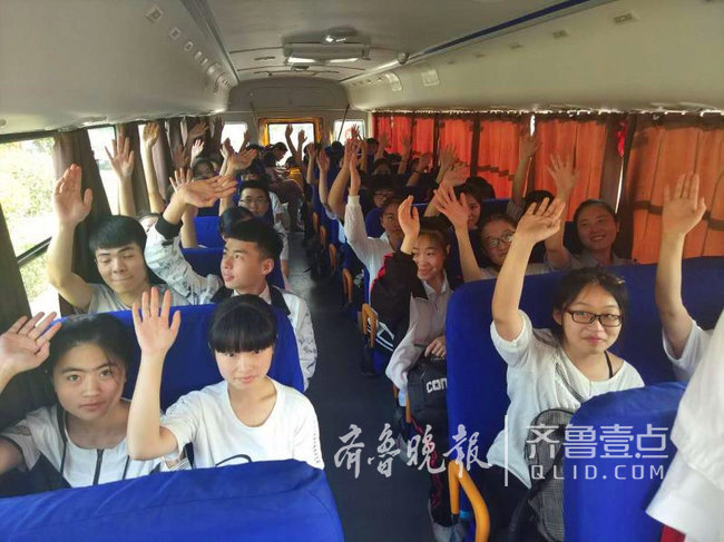 高考后續：接送考生、供考生午休，菏澤愛心校車引發市民點贊