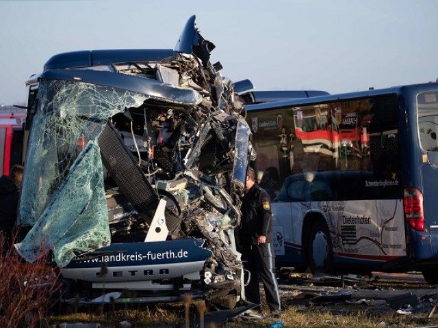 德國兩輛校車迎面相撞 導致約40人受傷5人傷勢嚴重