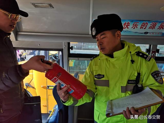 強化校車檢查，筑牢安全防線，“校車安全”這根弦堅決不能松！