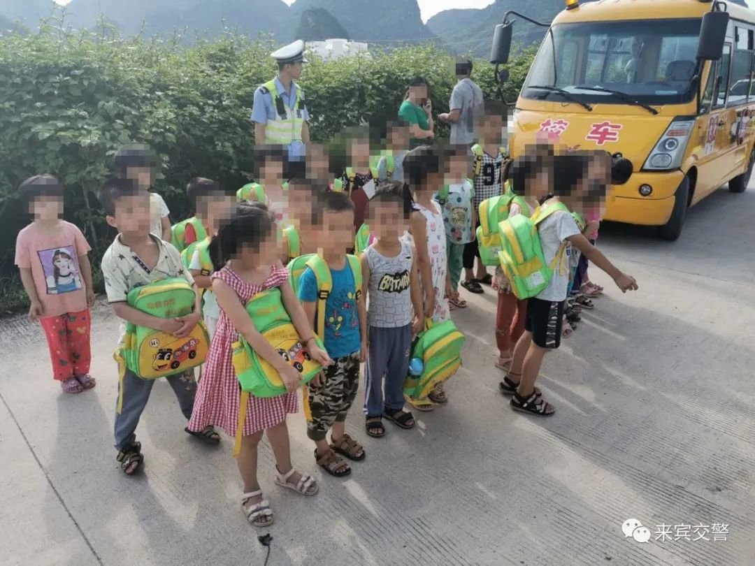 “校車”超員，交警開出萬元罰單！