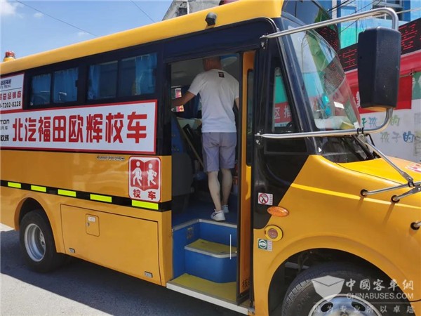 實(shí)力護(hù)航孩童出行安全 專用校車湖北地區(qū)巡展進(jìn)行時(shí)