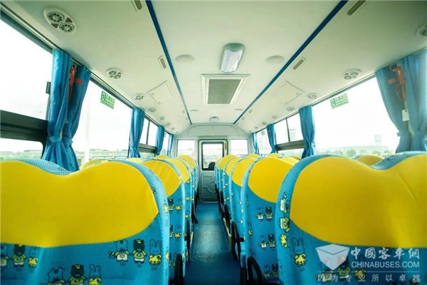 實(shí)力護(hù)航孩童出行安全 專用校車湖北地區(qū)巡展進(jìn)行時(shí)
