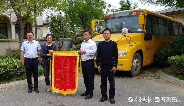 山東：惠民縣大年陳鎮，愛心企業情系教育，莘莘學子喜獲校車
