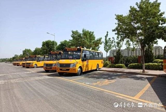 花官鎮(zhèn)：校車有了“專用”停車位