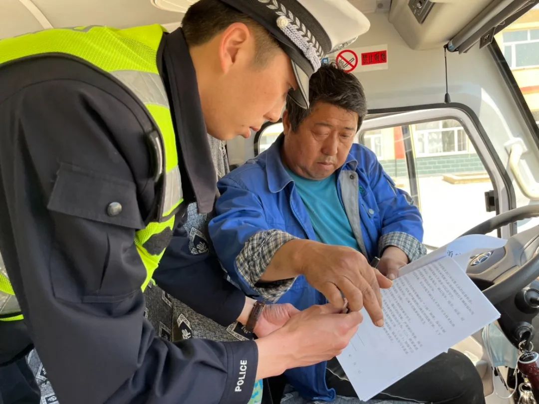 龍井交警嚴格校車安全管理 打造平安“六一”