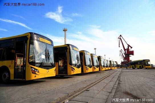 校車