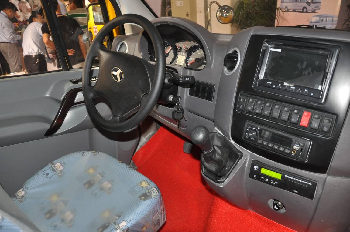江鈴晶馬攜福智校車參加2013年上海校車展