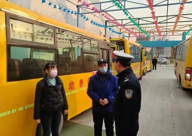 校車(chē)安全無(wú)小事，嚴(yán)查嚴(yán)管護(hù)安全