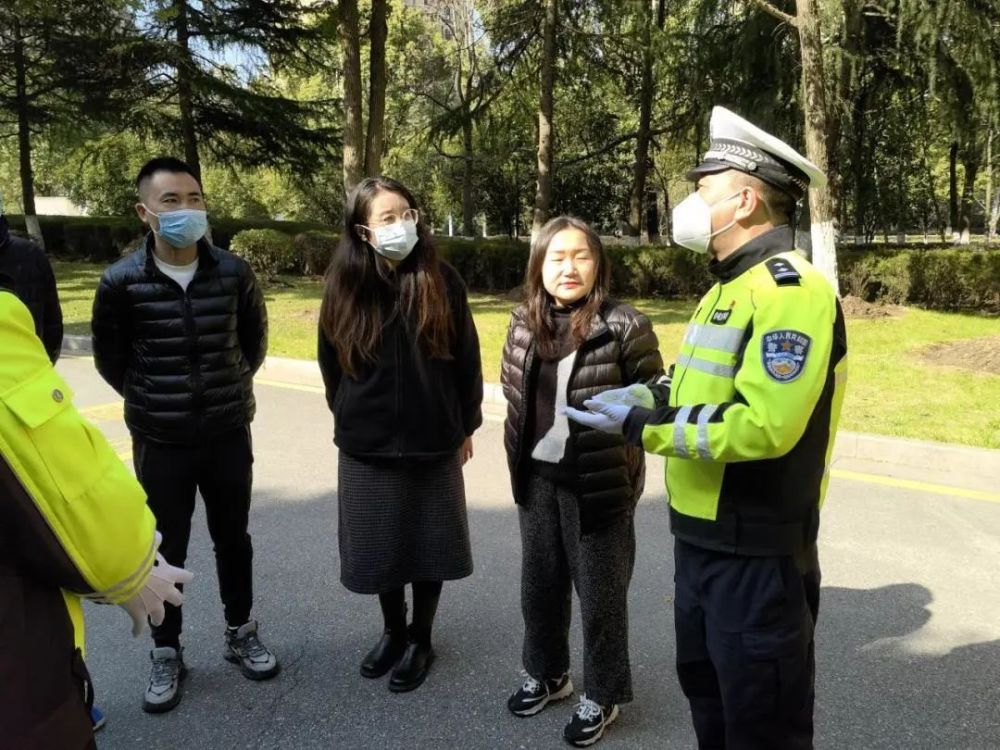 為愛護航，安全“童行”——校車交通事故安全演練！