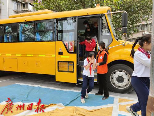 應急演練進校園 共筑校車安全墻