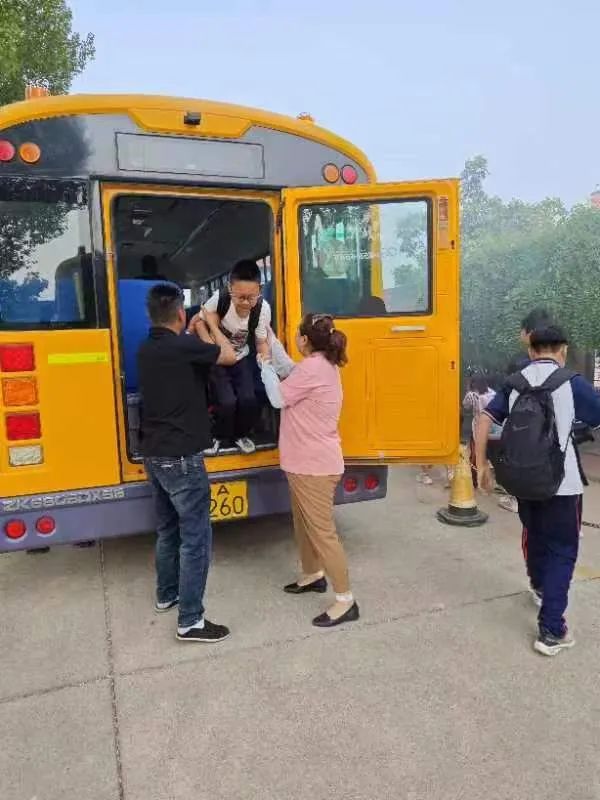 以演筑防，安全“童”行丨凱際校車開啟消防交通預(yù)案應(yīng)急演練