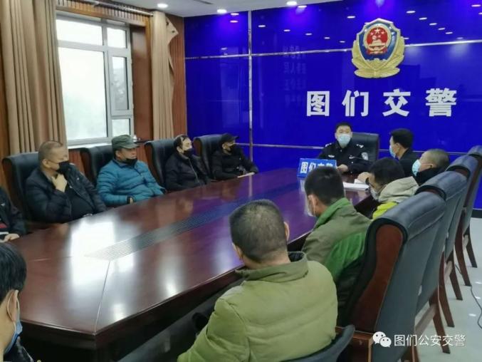 圖們公安交警大隊(duì)開展復(fù)學(xué)復(fù)課校車安全大檢查